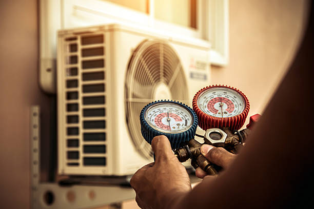 Professional Ac Installation technician working in Palomar Mountain, CA